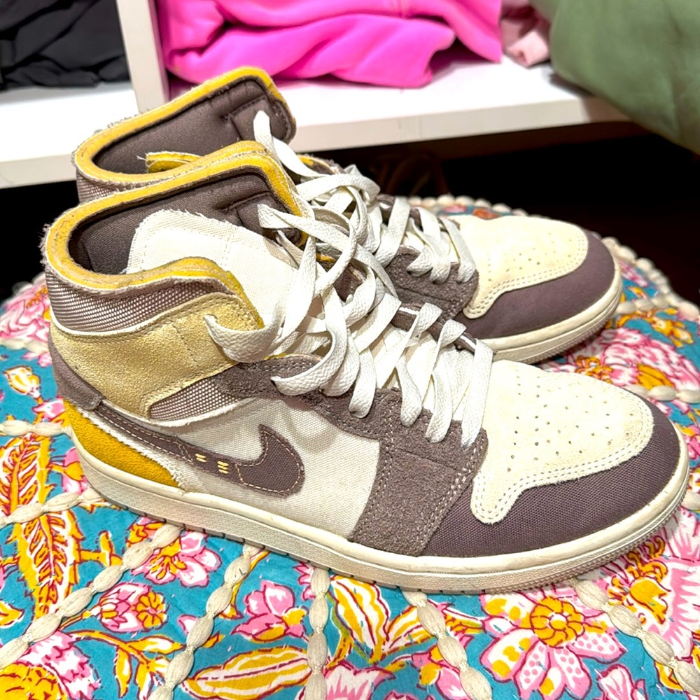 Brand new, worn once. 
Men’s  purple, mustard yellow  and white sneakers